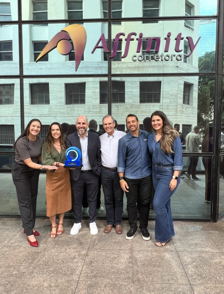 Equipe Affinity reunida em evento de reconhecimento